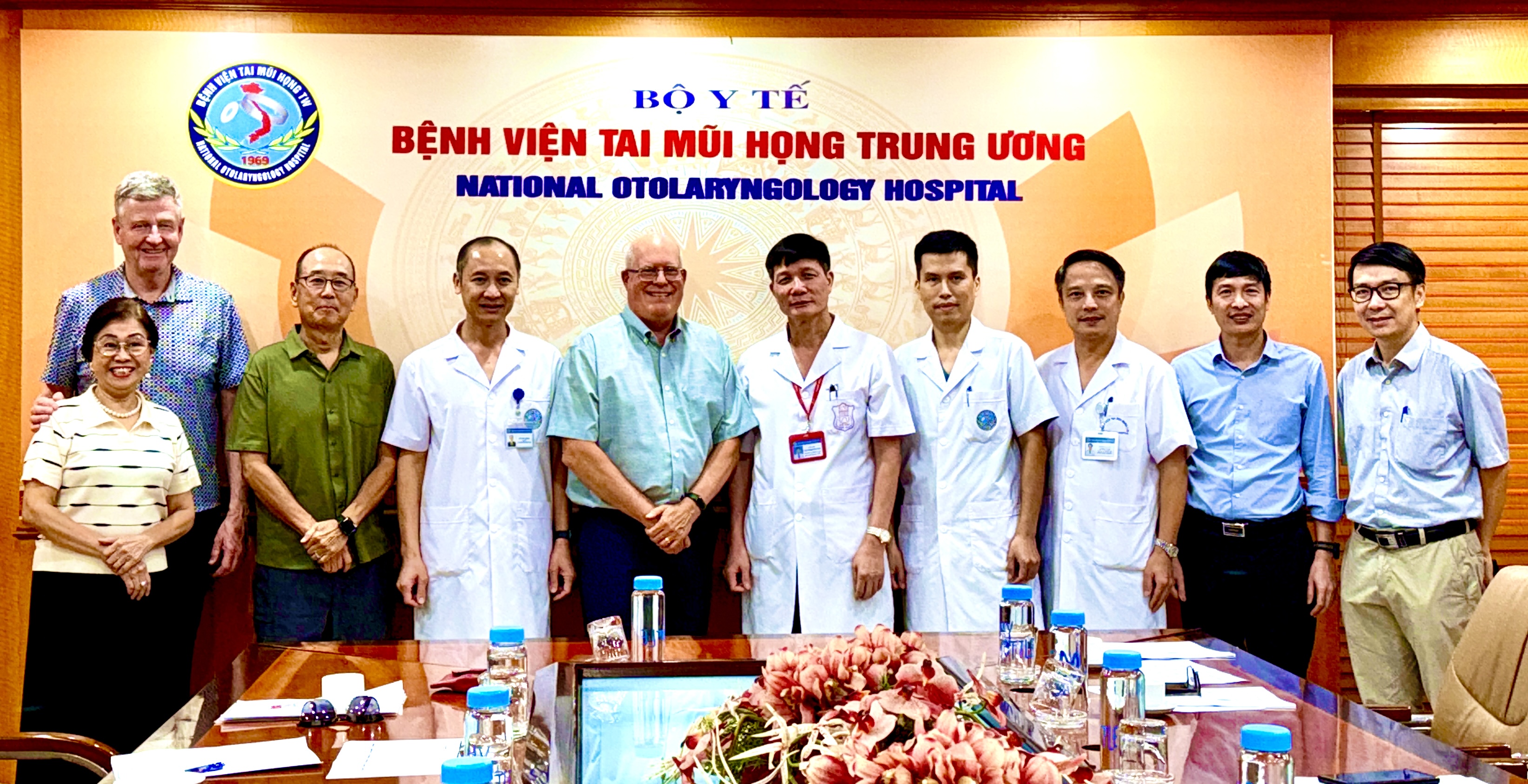 Dr. Mansfield, Chairman of the Prewitt Foundation funded a surgical skills lab and Congress for a
hundred surgeons in Vietnam.