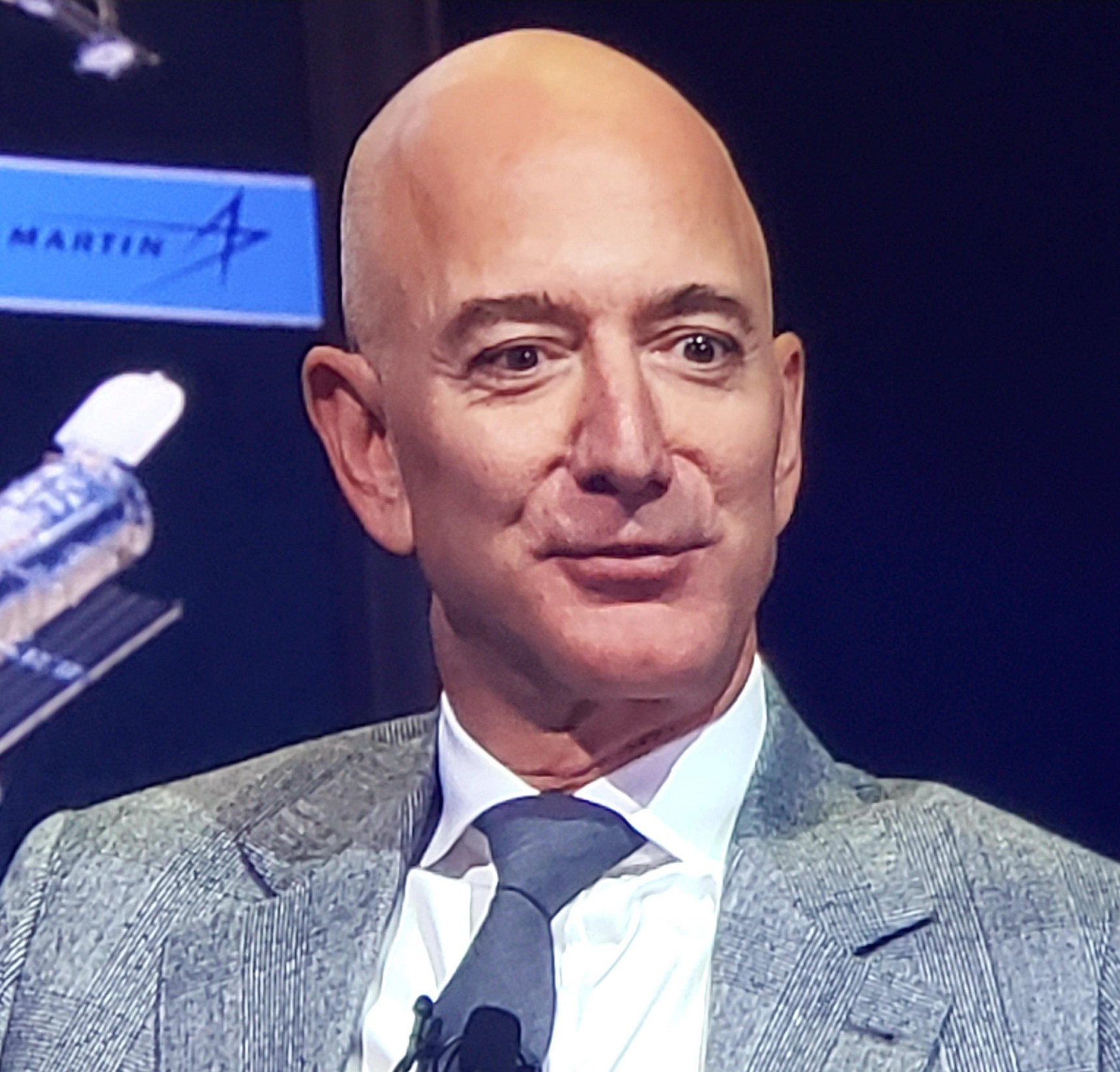 Jeff Bezos at the Legend of Flight Awards